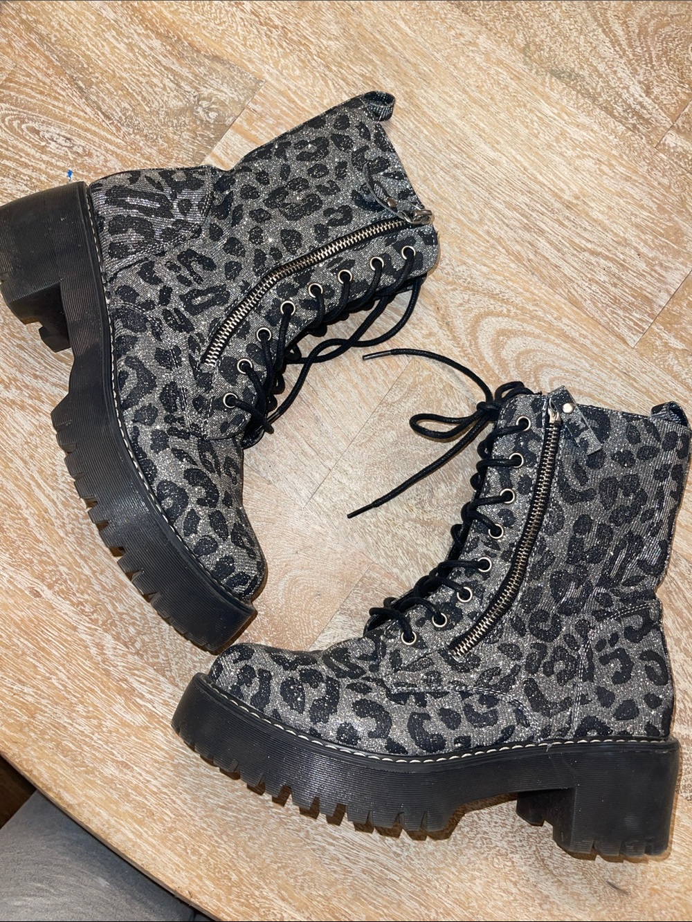 SHIMMER LEOPARD PLATFORM COMBAT BOOT 8 1/2 silver black